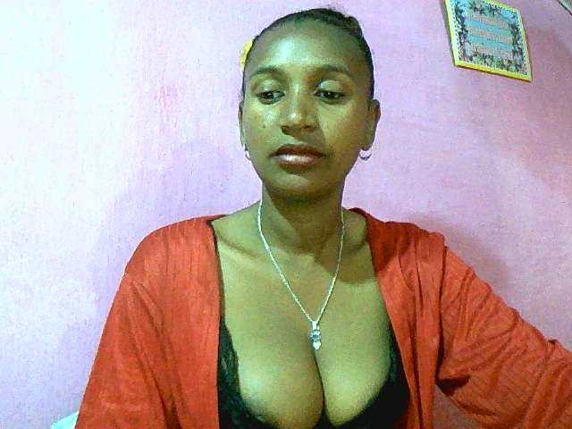 Mynah live webcam show