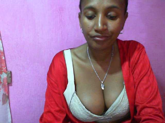 Mynah live cam on BongaCams