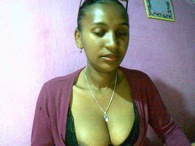 Mynah live cam on BongaCams