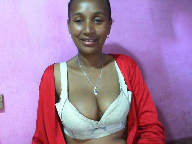 Mynah live cam on BongaCams