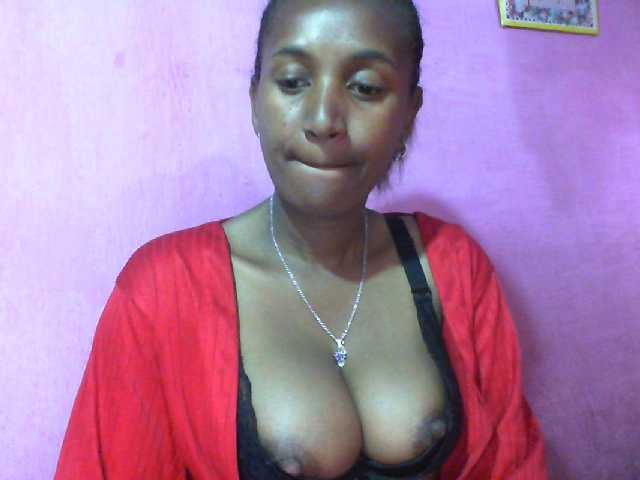 Mynah live cam on BongaCams