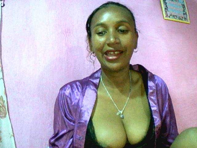 Mynah live webcam show