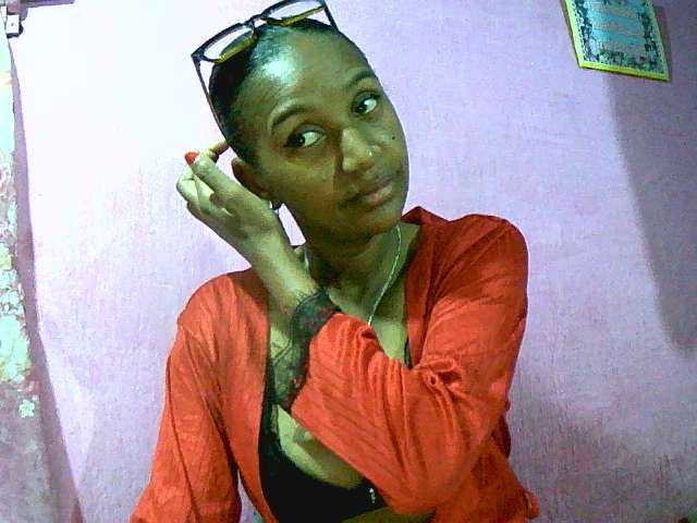 Mynah live cam on BongaCams