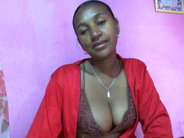 Mynah live cam on BongaCams