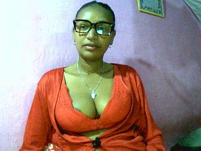 Mynah Live Cam on BongaCams