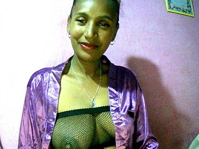 Mynah live cam on BongaCams