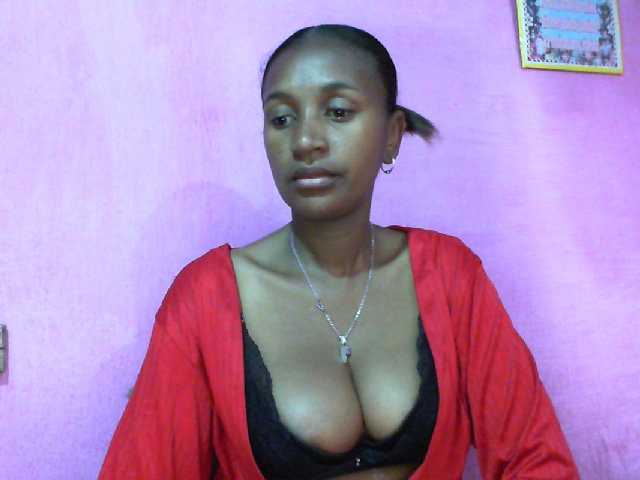 Mynah live cam on BongaCams
