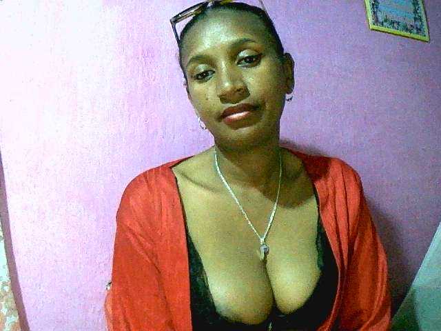 Mynah live cam on BongaCams
