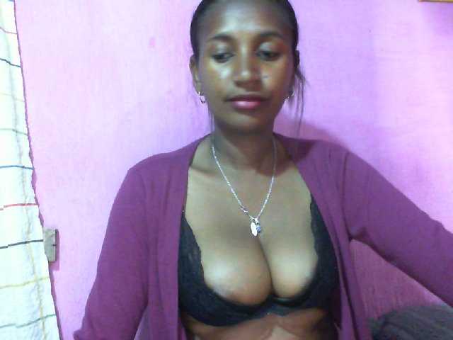 Mynah live cam on BongaCams