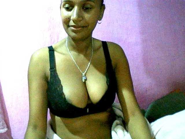 Mynah live cam on BongaCams