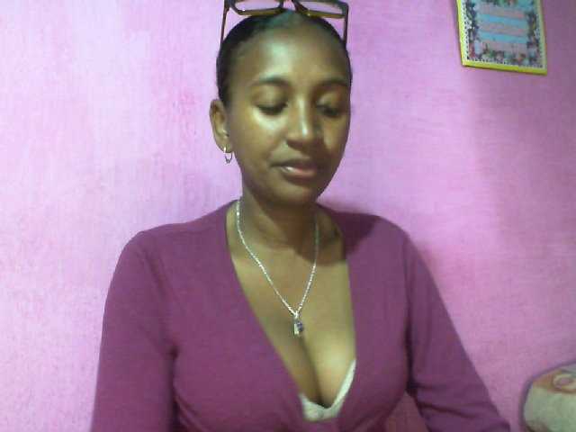 Mynah live cam on BongaCams