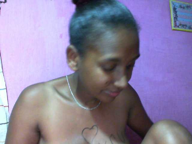 Mynah live cam on BongaCams