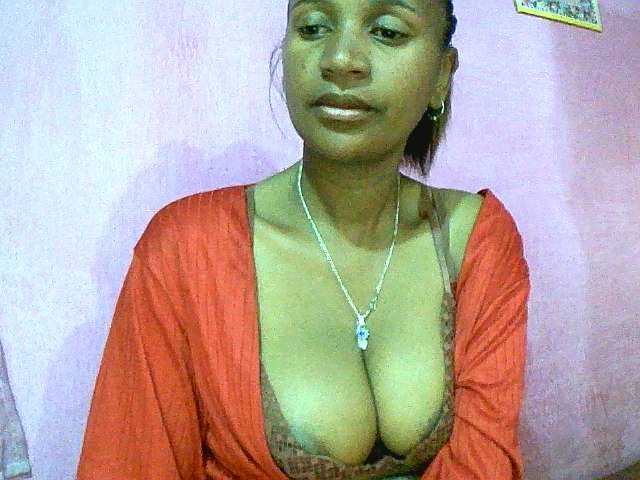 Mynah live cam on BongaCams
