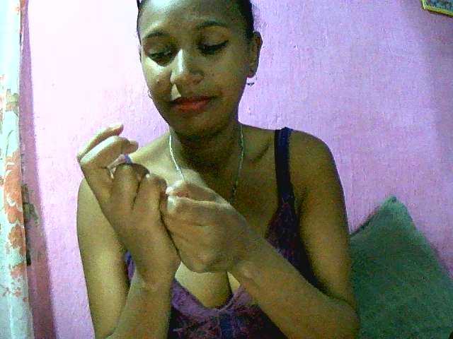 Mynah live cam on BongaCams