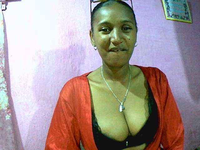 Mynah live cam on BongaCams