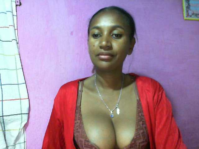 Mynah live cam on BongaCams