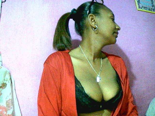 Mynah live cam on BongaCams