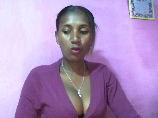 Mynah live cam on BongaCams