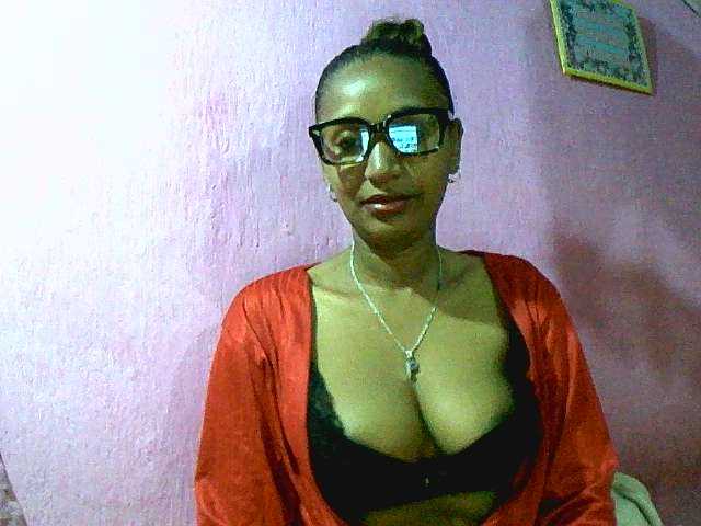 Mynah live cam on BongaCams