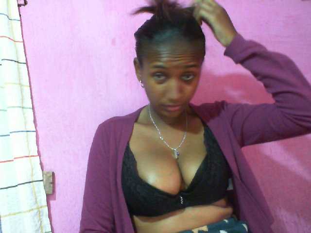 Mynah live cam on BongaCams