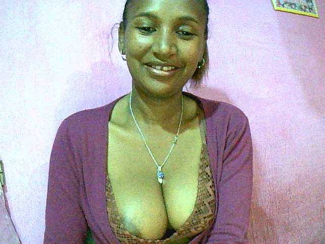Mynah live cam on BongaCams