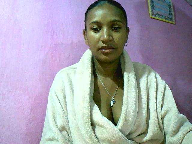 Mynah live cam on BongaCams