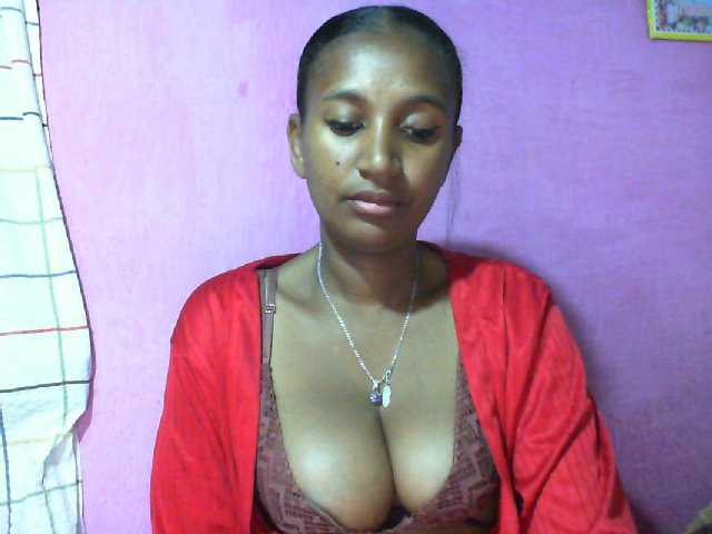 Mynah live cam on BongaCams