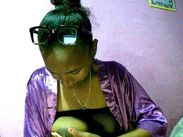 Mynah live cam on BongaCams