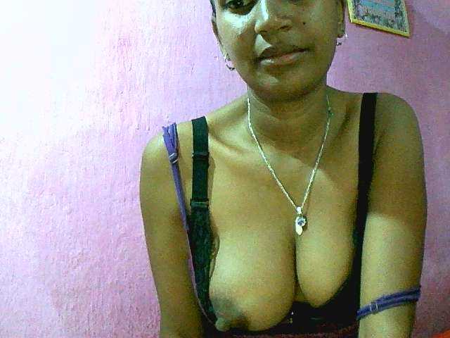 Mynah live cam on BongaCams