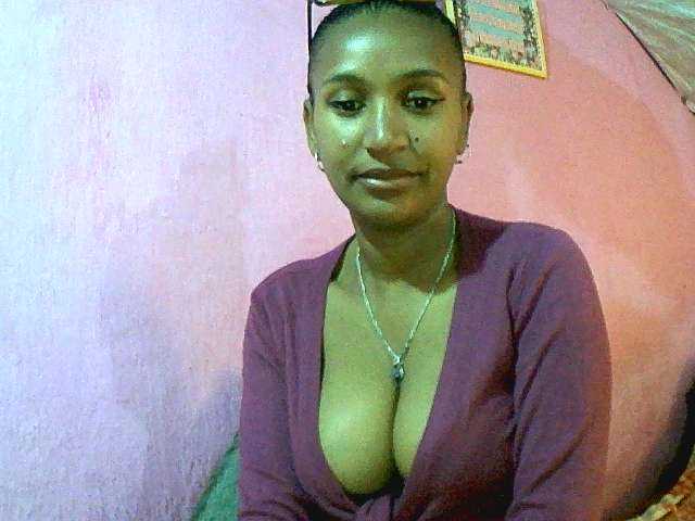 Mynah live cam on BongaCams