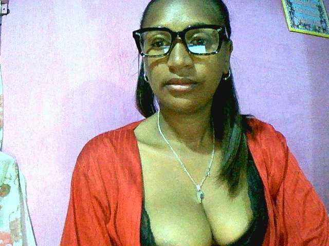 Mynah live cam on BongaCams