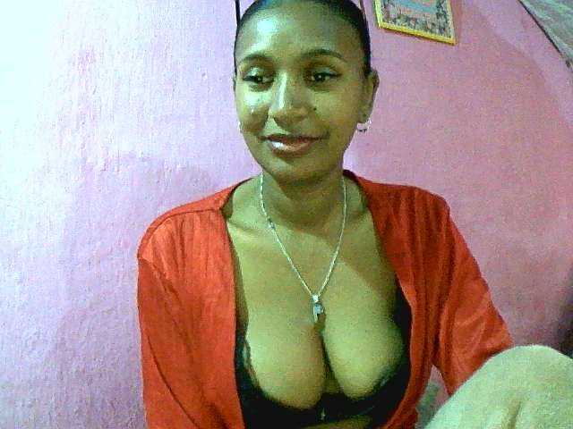 Mynah live cam on BongaCams