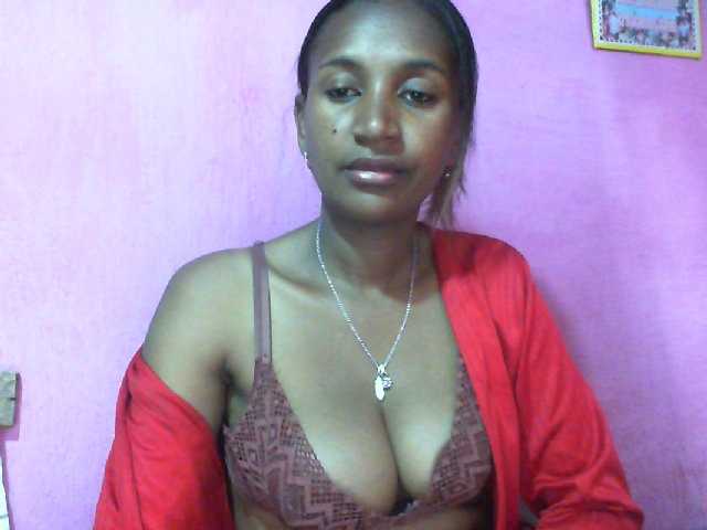 Mynah live cam on BongaCams