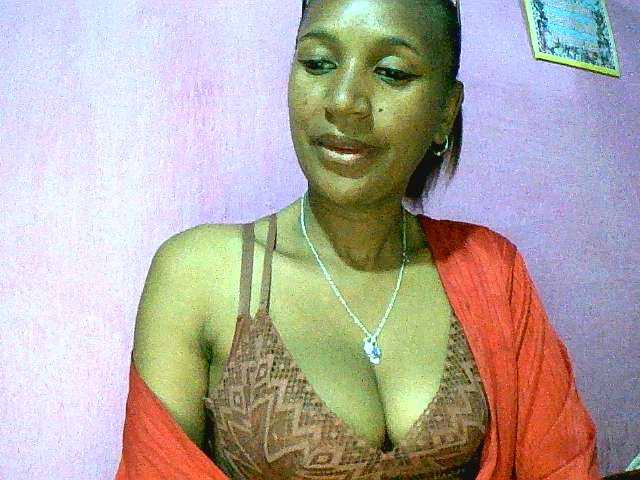 Mynah live cam on BongaCams