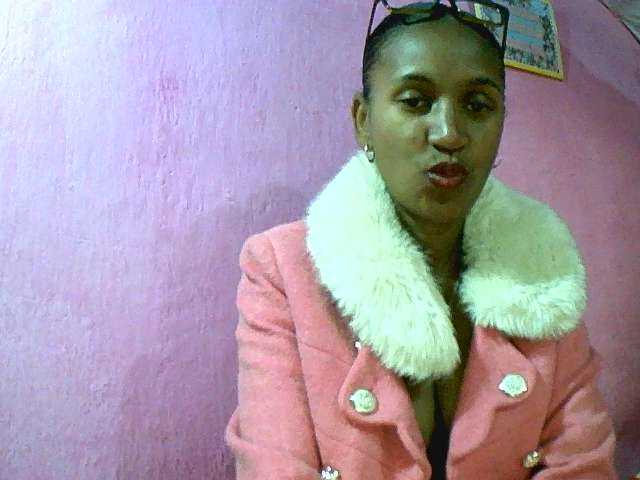 Mynah live cam on BongaCams