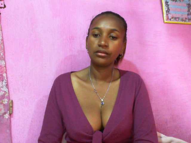 Mynah live cam on BongaCams