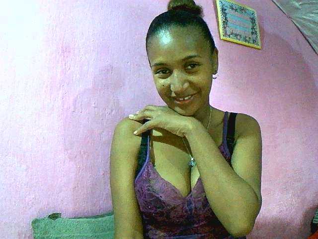 Mynah live cam on BongaCams