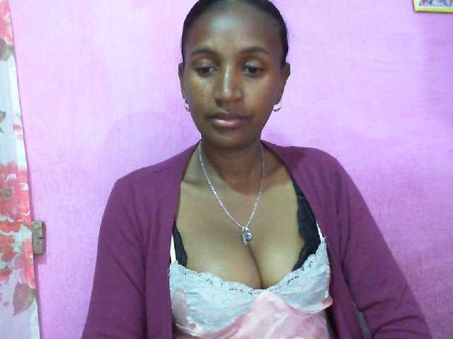 Mynah live cam on BongaCams