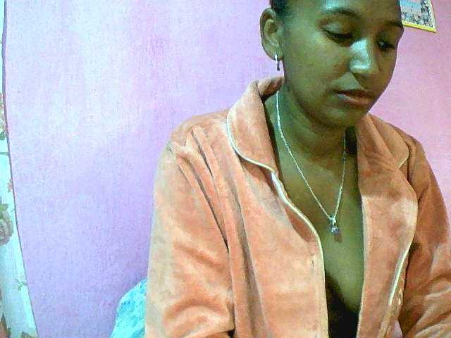 Mynah live webcam show