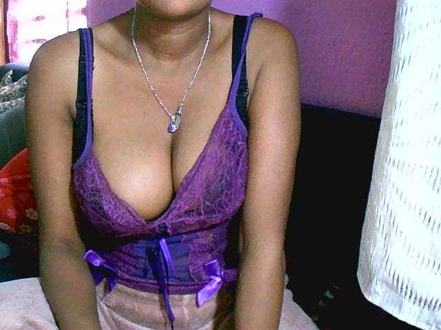 Mynah live cam on BongaCams