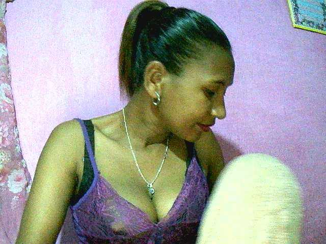 Mynah live cam on BongaCams