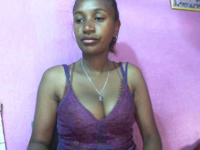 Mynah live cam on BongaCams