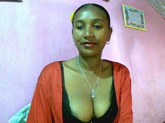 Mynah live webcam show