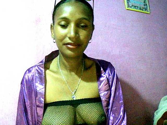 Mynah live cam on BongaCams