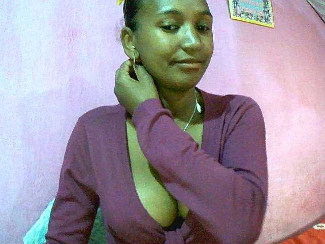 Mynah live webcam show