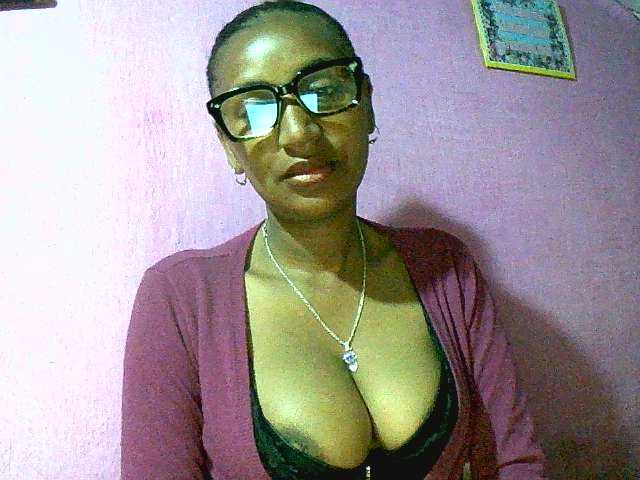 Mynah Cam en directo en BongaCams
