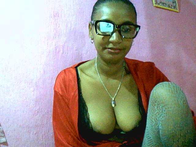 Mynah live cam on BongaCams