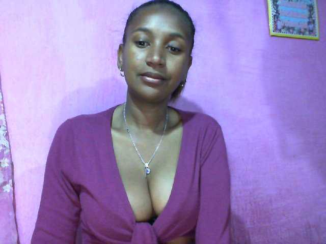 Mynah live cam on BongaCams