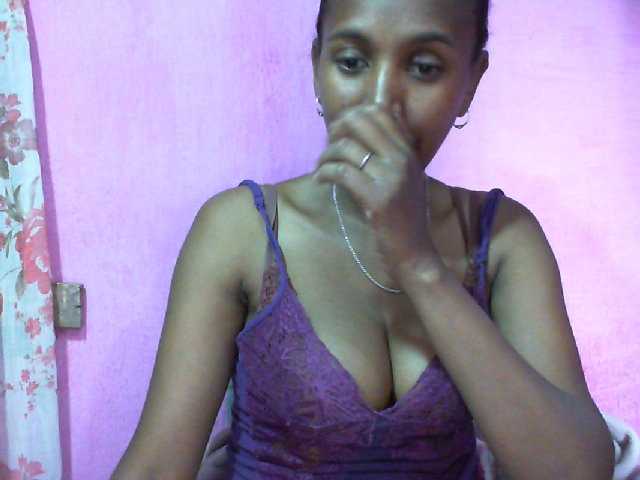 Mynah live cam on BongaCams
