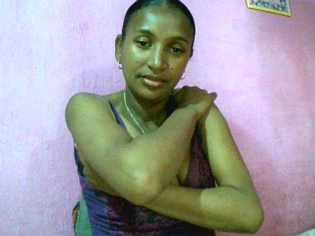Mynah live cam on BongaCams